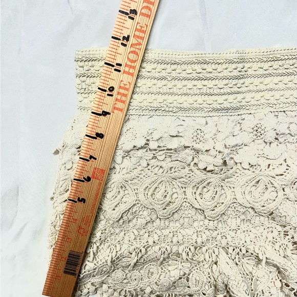 NWOT Rebellion Intricate Crochet Lace High-Waist Shorts, Boho Chic Women Med. - Picture 3 of 6